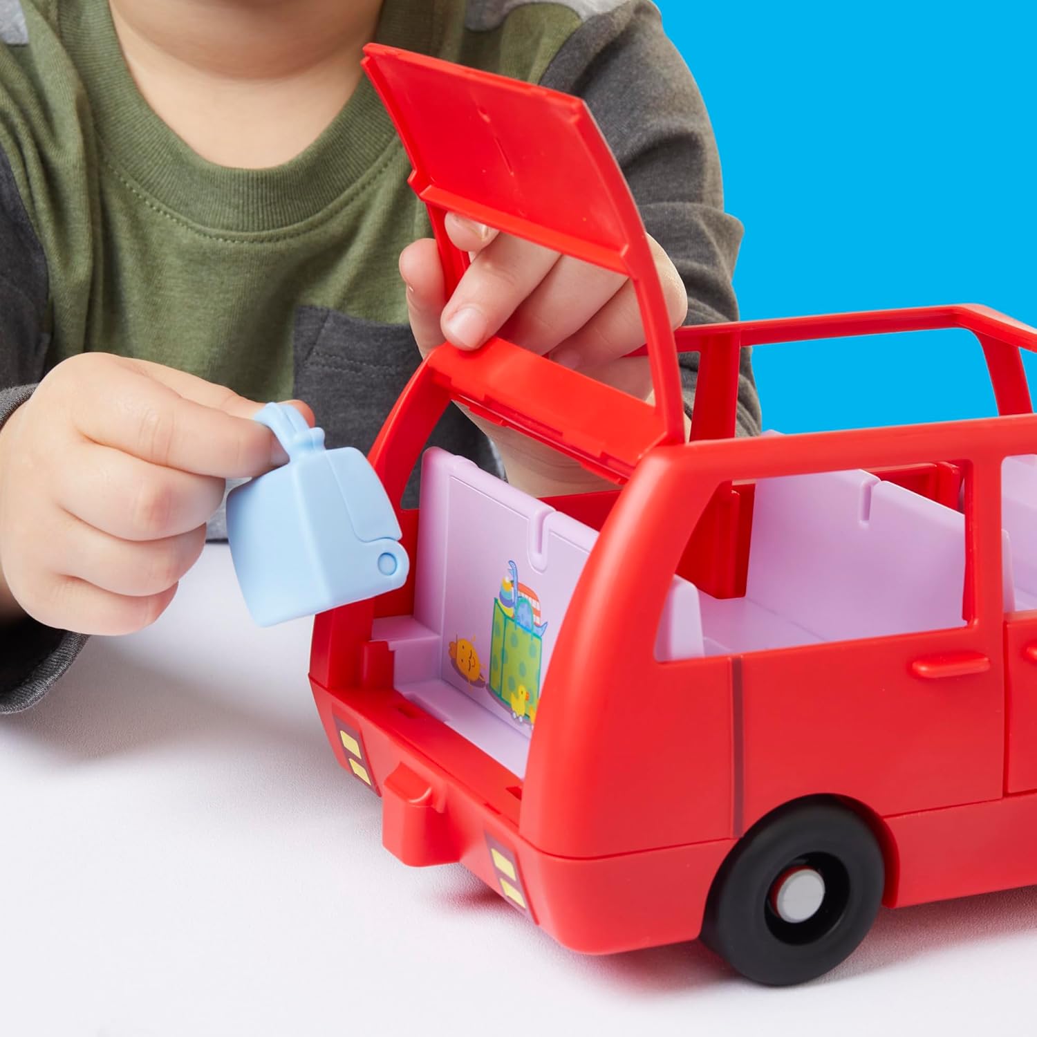 Peppa Pig: Big Family Car Playset — Hasbro